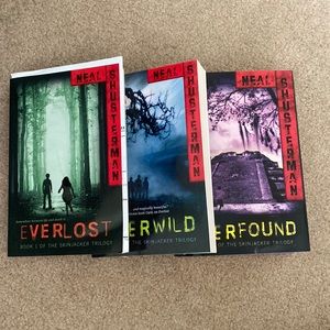 ❗CLOSET CLOSING ❗ Skinjacker trilogy